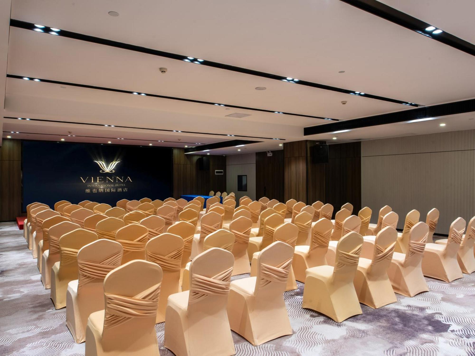 Vienna International Hotel Guangzhou Baiyun International Conference Center Exterior foto